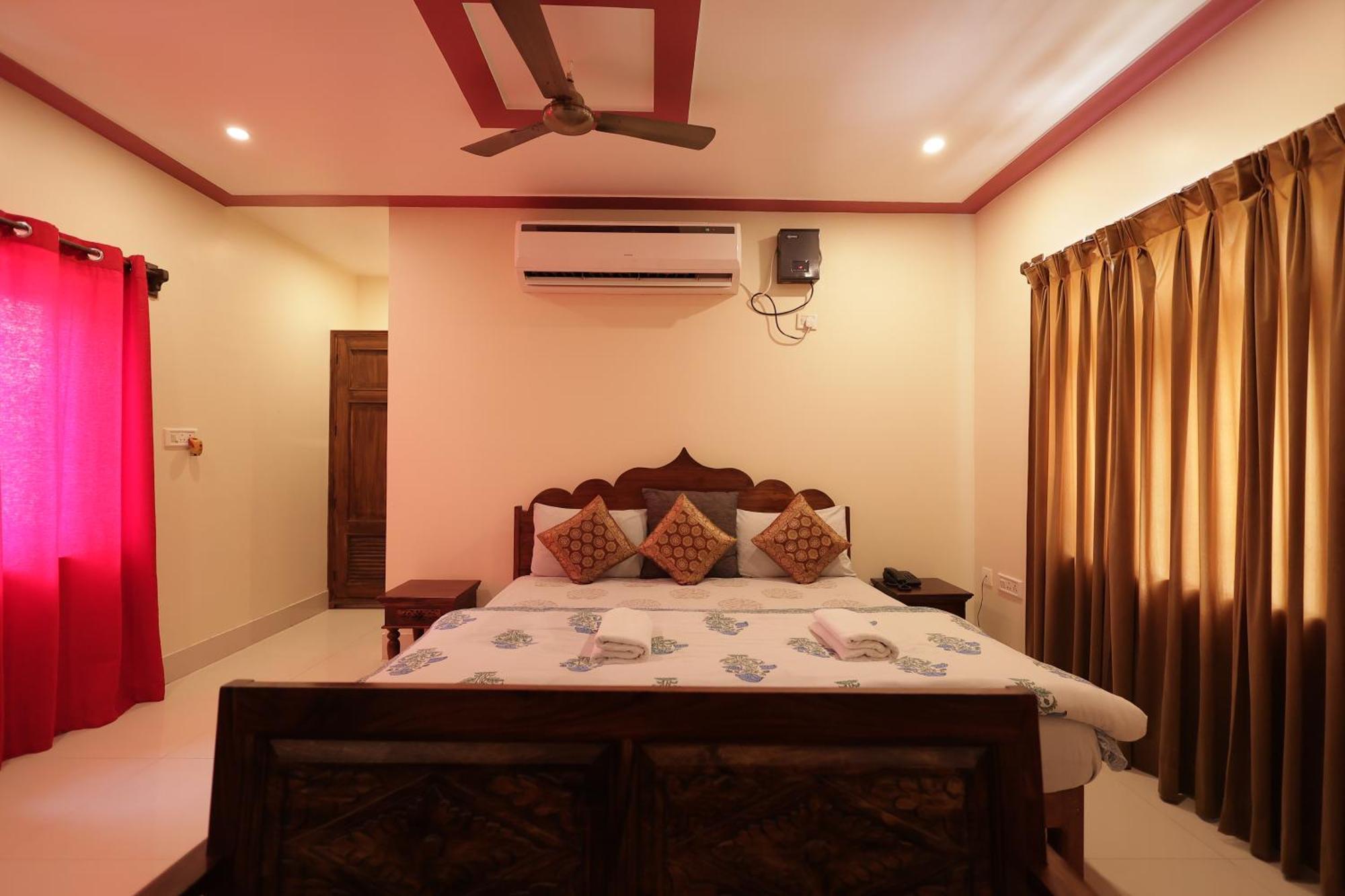 Mvt Guesthouse & Restaurant Vrindāvan Εξωτερικό φωτογραφία