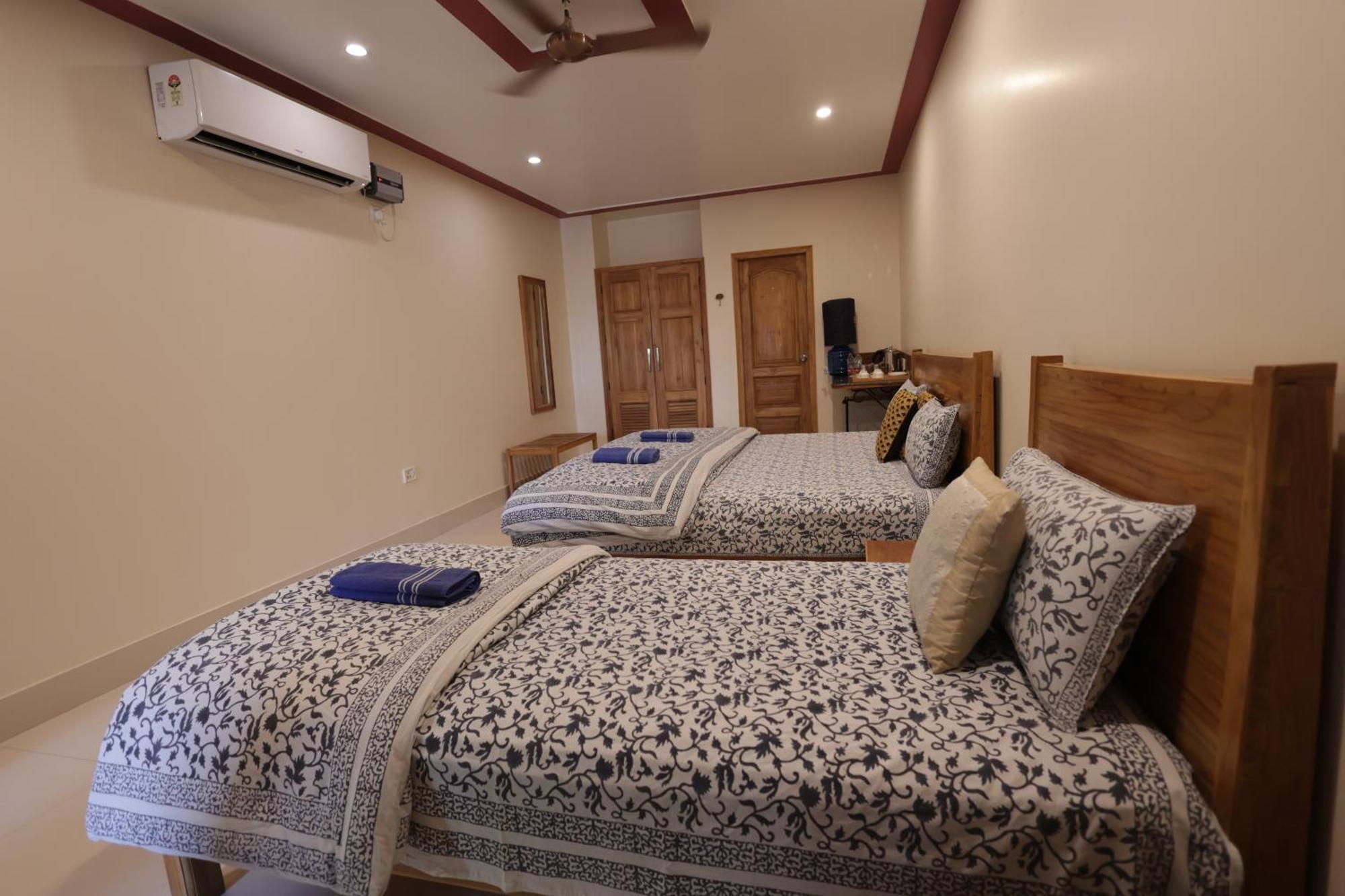 Mvt Guesthouse & Restaurant Vrindāvan Εξωτερικό φωτογραφία