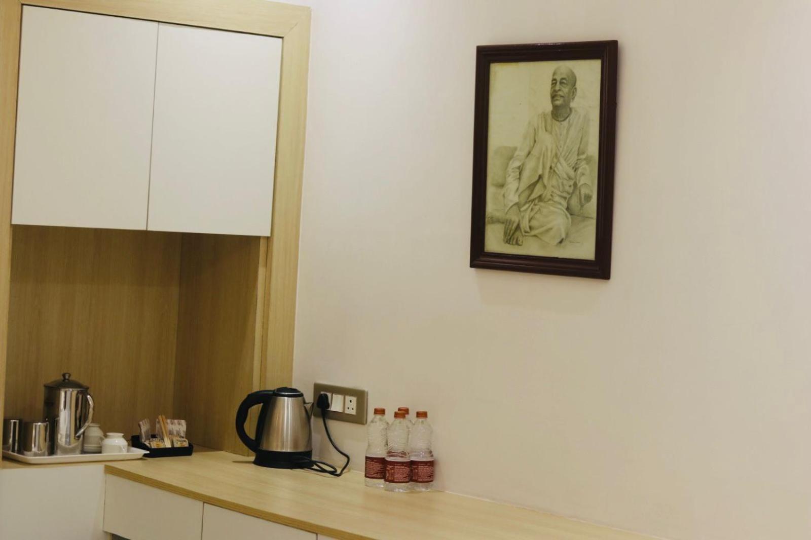 Mvt Guesthouse & Restaurant Vrindāvan Εξωτερικό φωτογραφία