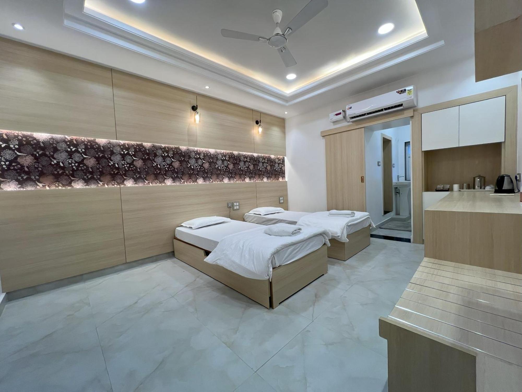 Mvt Guesthouse & Restaurant Vrindāvan Εξωτερικό φωτογραφία