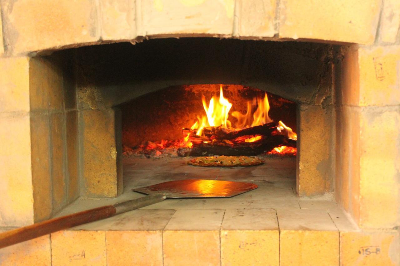 Mvt Guesthouse & Restaurant Vrindāvan Εξωτερικό φωτογραφία