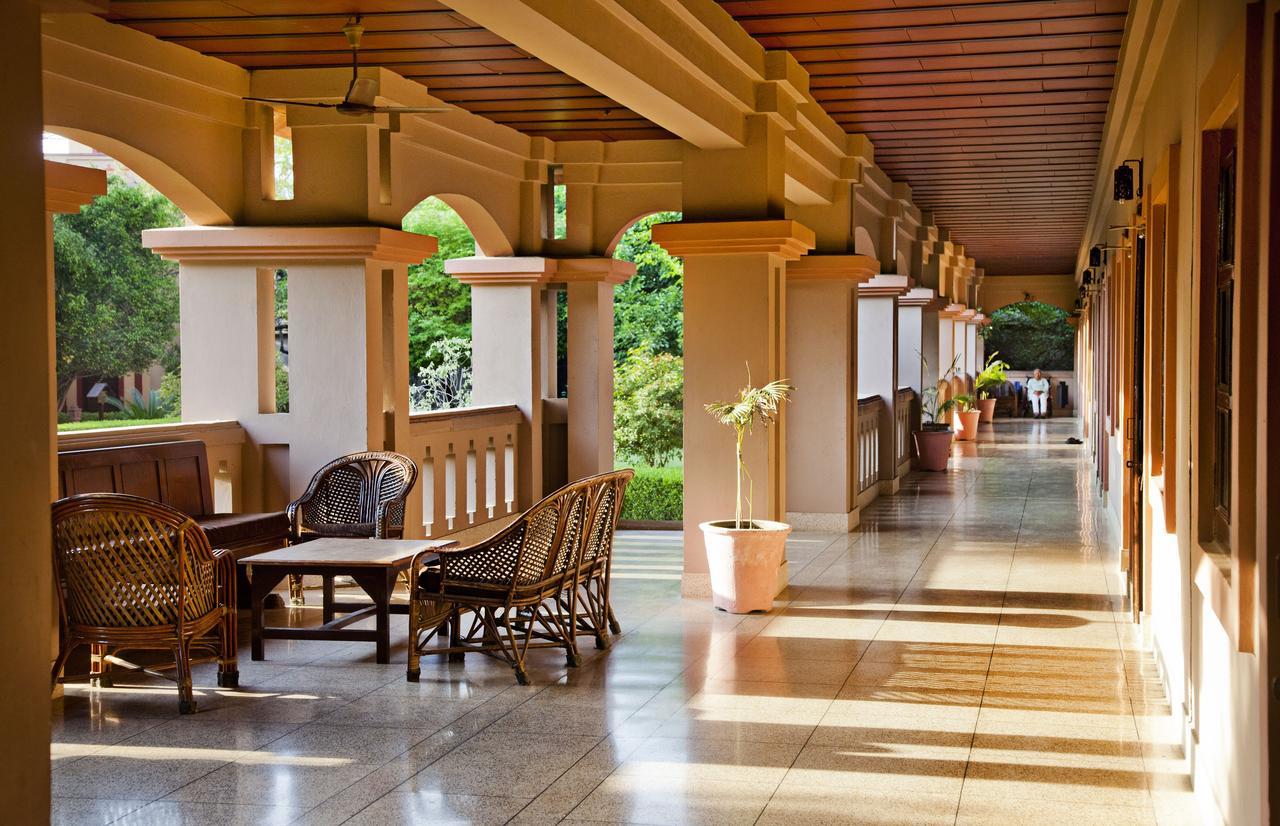 Mvt Guesthouse & Restaurant Vrindāvan Εξωτερικό φωτογραφία