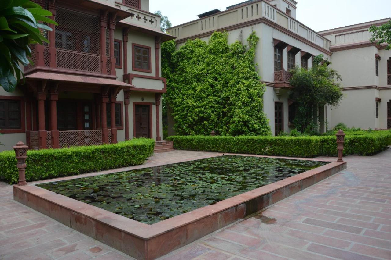 Mvt Guesthouse & Restaurant Vrindāvan Εξωτερικό φωτογραφία