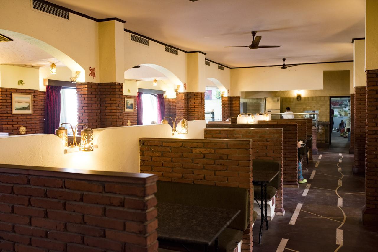 Mvt Guesthouse & Restaurant Vrindāvan Εξωτερικό φωτογραφία