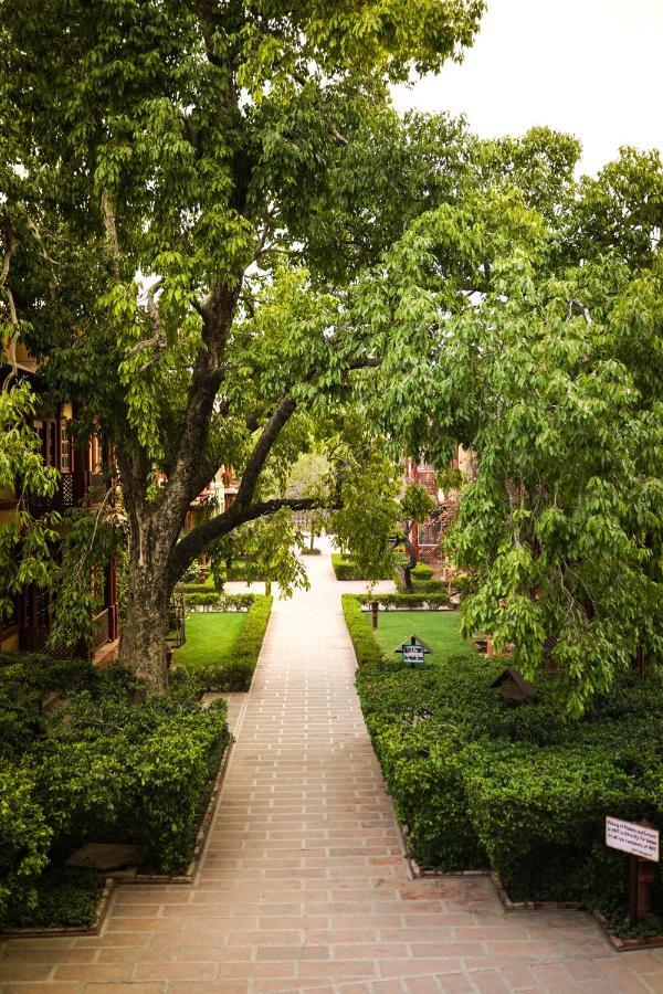Mvt Guesthouse & Restaurant Vrindāvan Εξωτερικό φωτογραφία