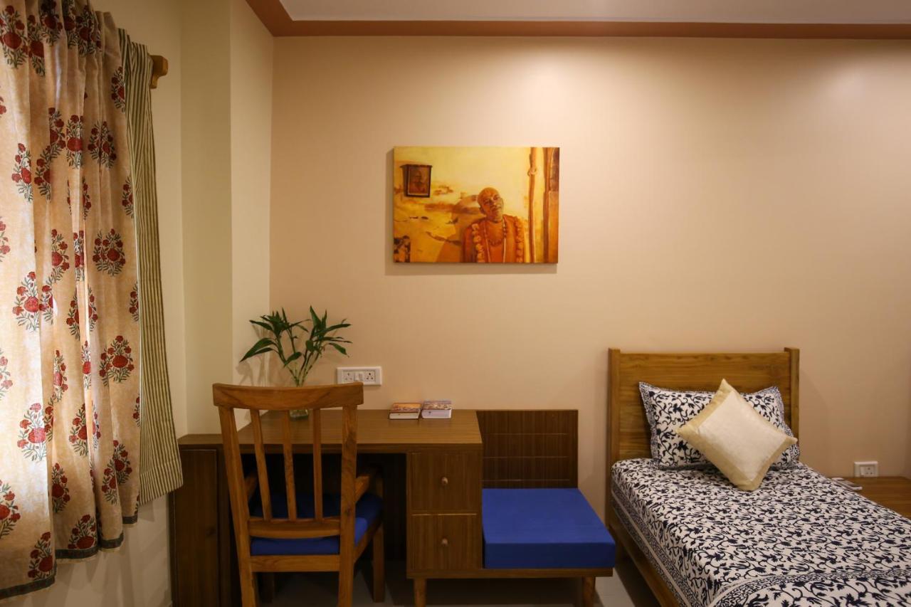 Mvt Guesthouse & Restaurant Vrindāvan Εξωτερικό φωτογραφία